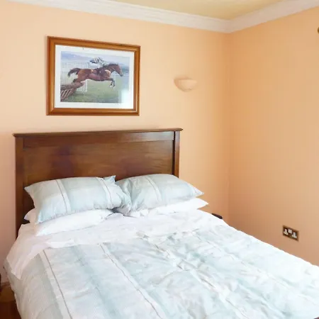 Maifield Nyaraló Mullennaglogh